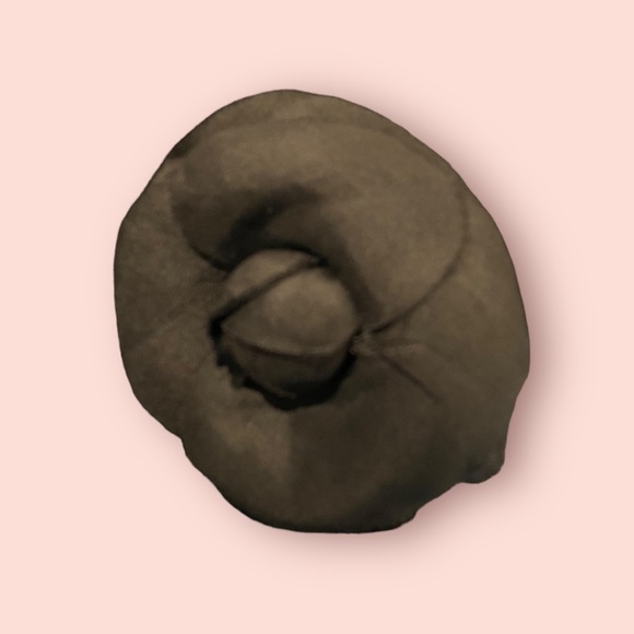 100% Silk Black Camelia Flower Pin Brooch with Black Box - Picture 2 of 8